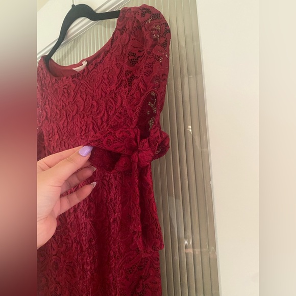 Maternity Lace Dress - Picture 4 of 4